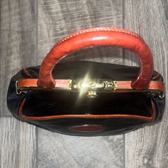 Vintage Oroton Black and Brown leather structured Shoulder Bag w/Gold Hardware - Picture 4 of 10